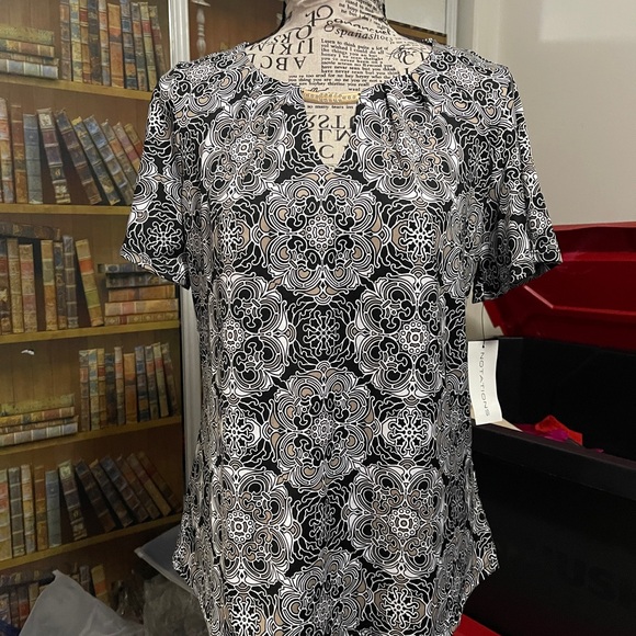 Notations Tops - Notations Black and White Floral Blouse